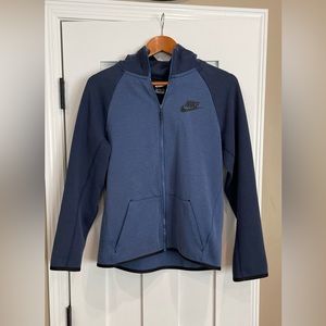 Nike Tech Fleece full zip hoodie. Big boys youth size XL.